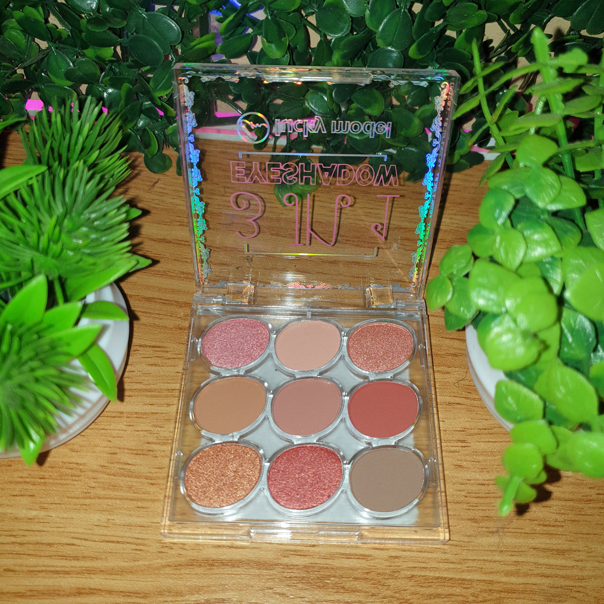 3in1 Eyeshadow 9 Colour Lucky Model