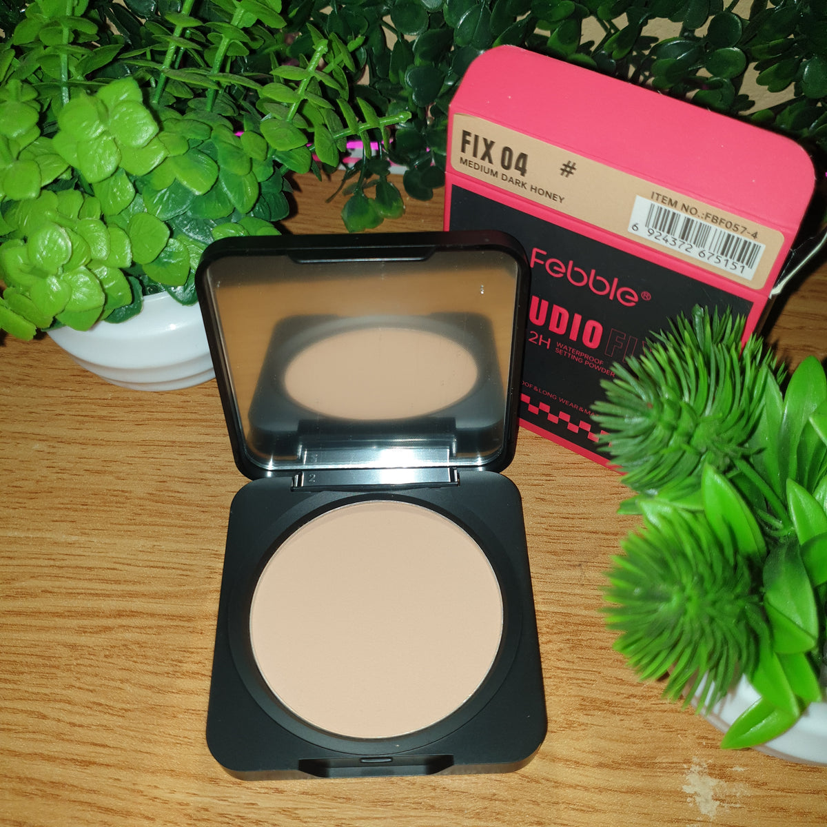 Febble Studio Fix 12H Waterproof Setting Powder