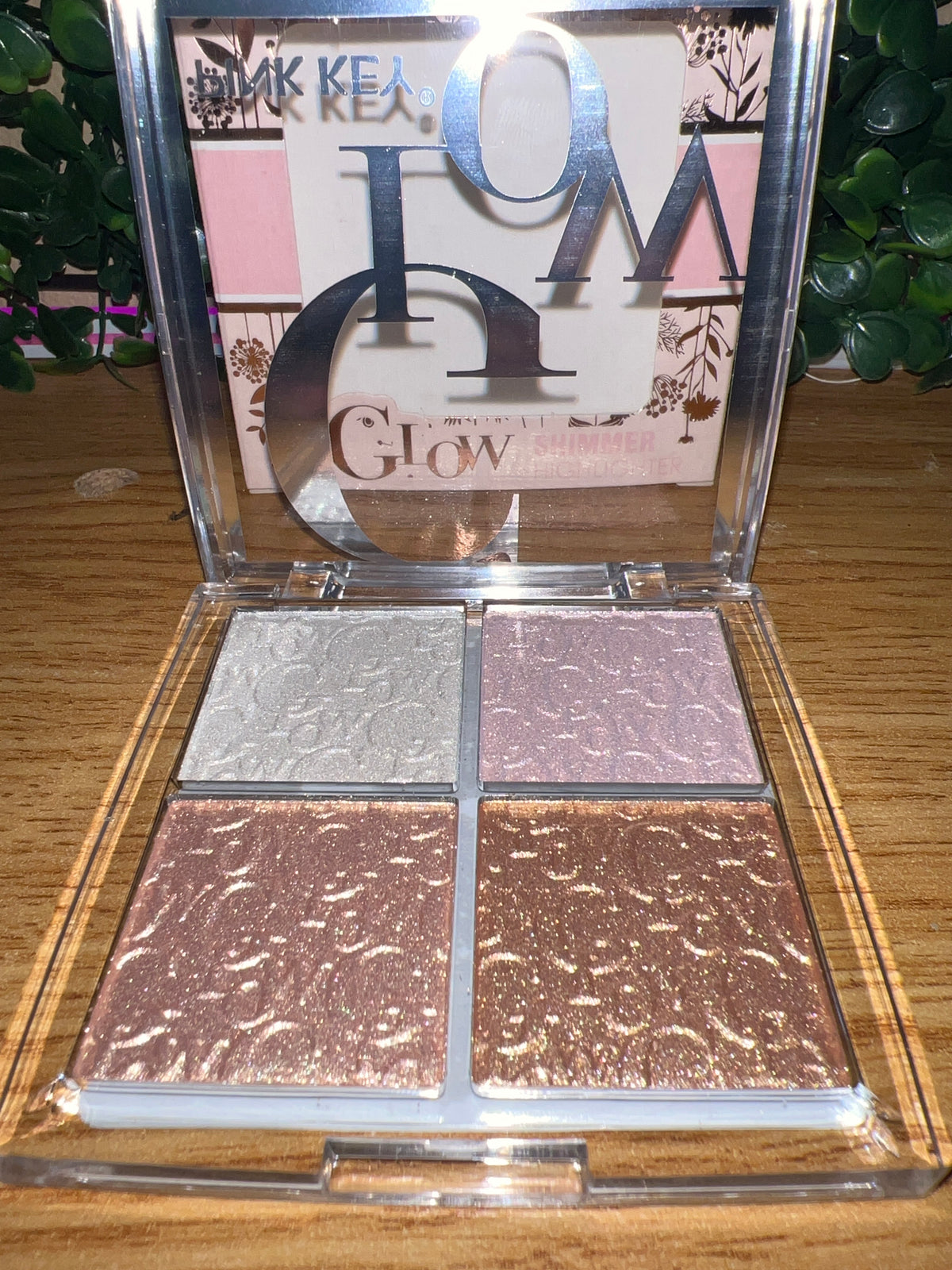 Pink Key Glow Shimmer Highlighter Palette (4-Pan)
