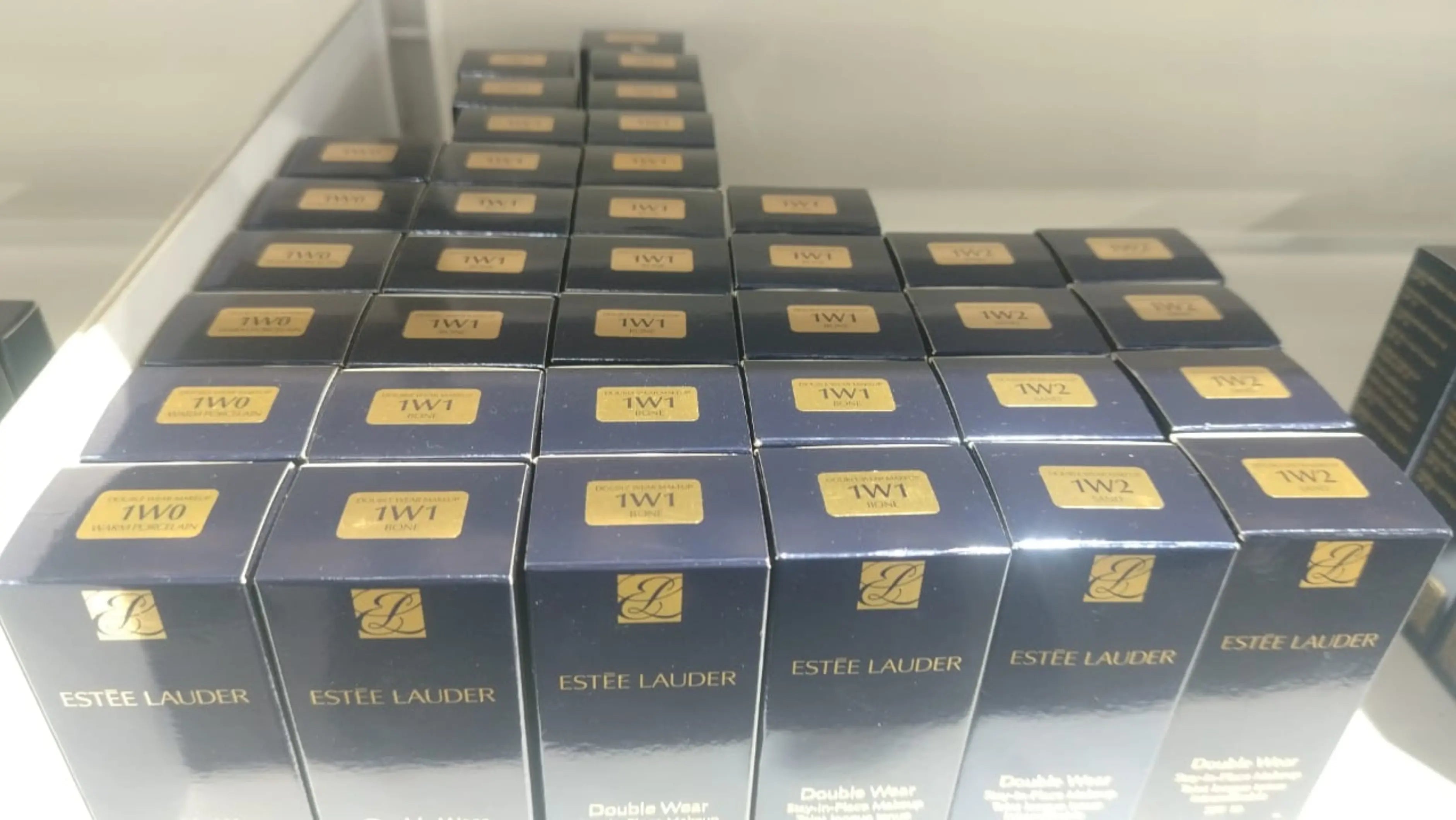 Estēe Lauder stay in place