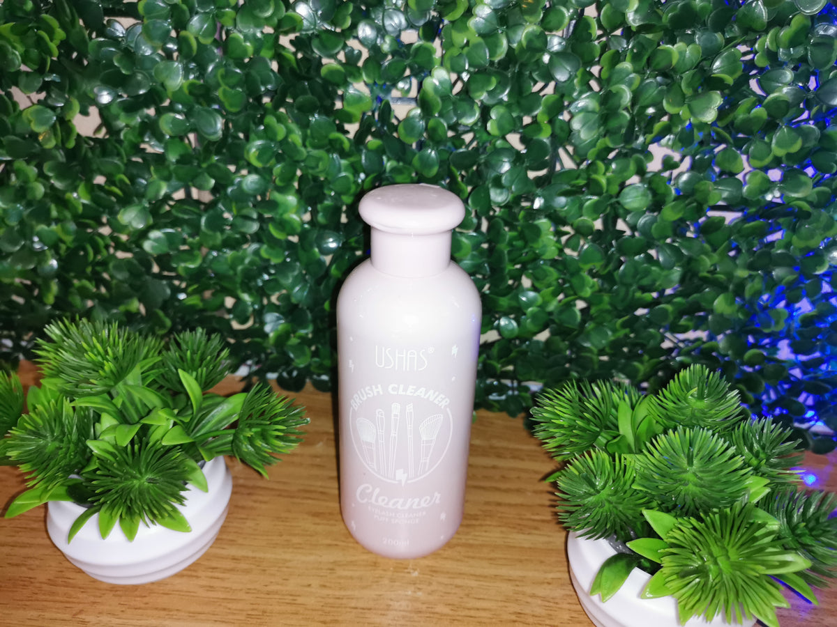 Brush-Eyelash and Puff Sponge Cleaner