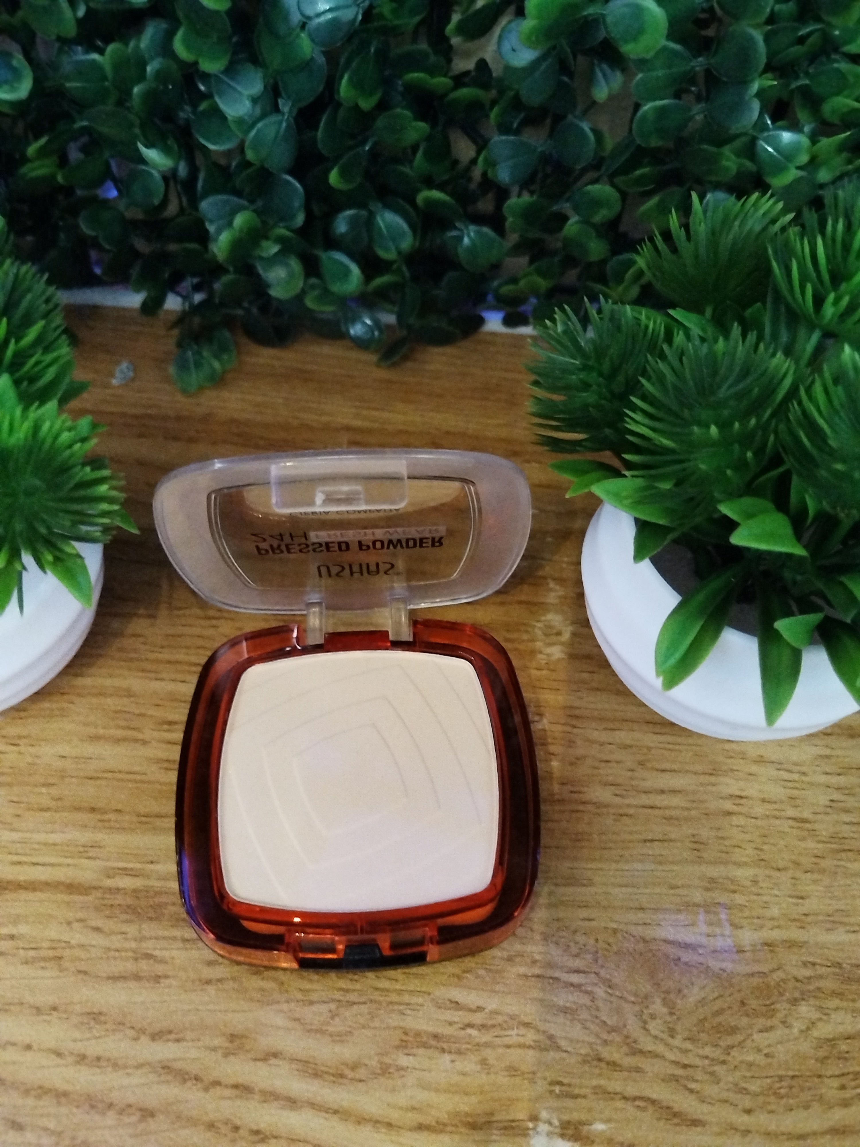 Ushas Pressed Powder 24H Fresh Wear