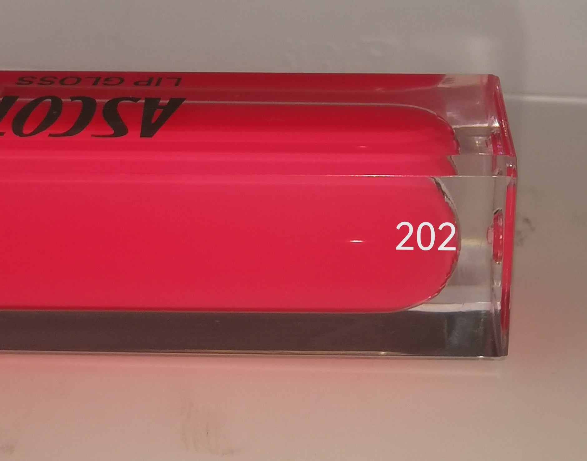 Ascot lip