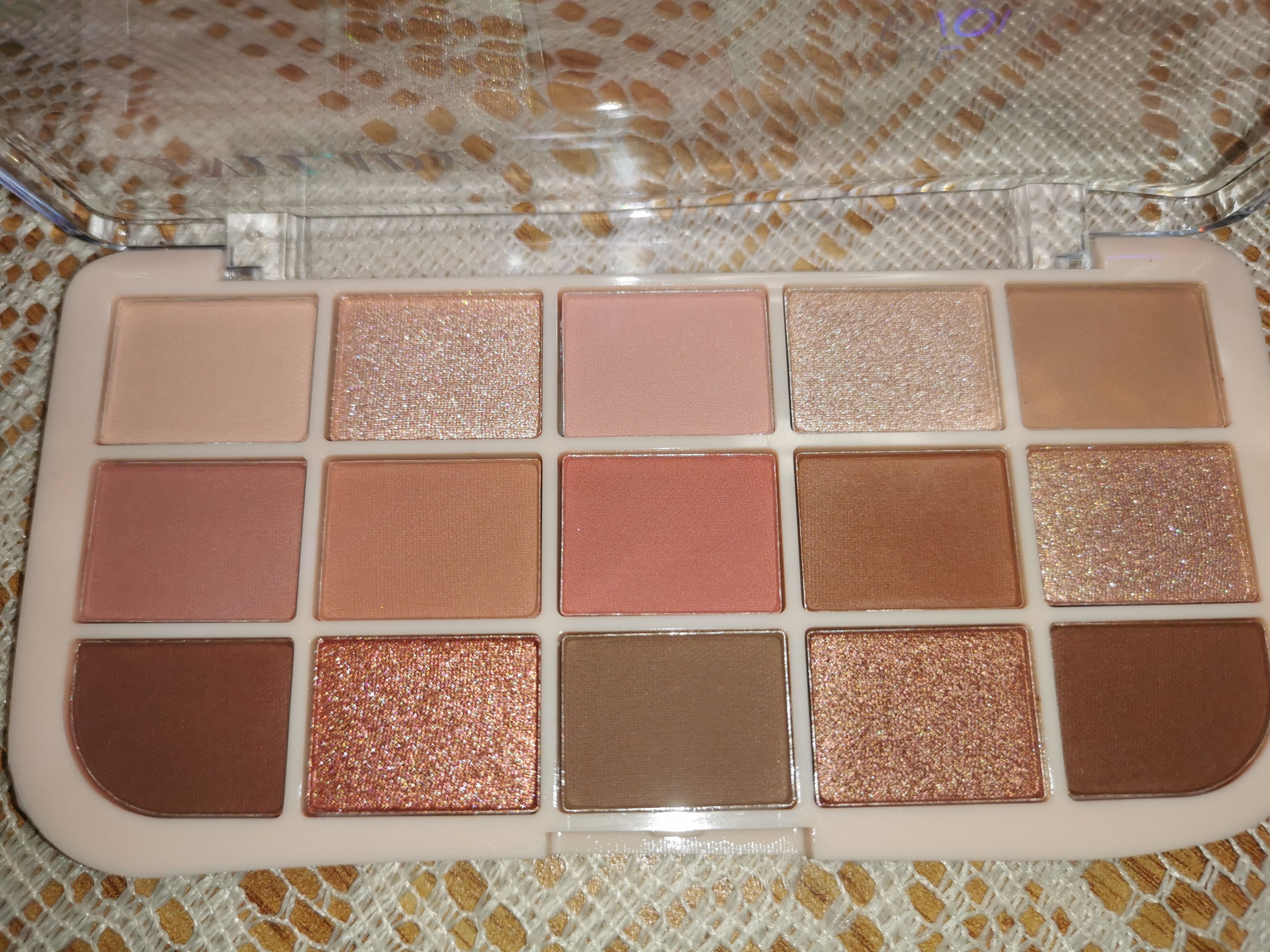 Any lady evolution eyeshadow palette