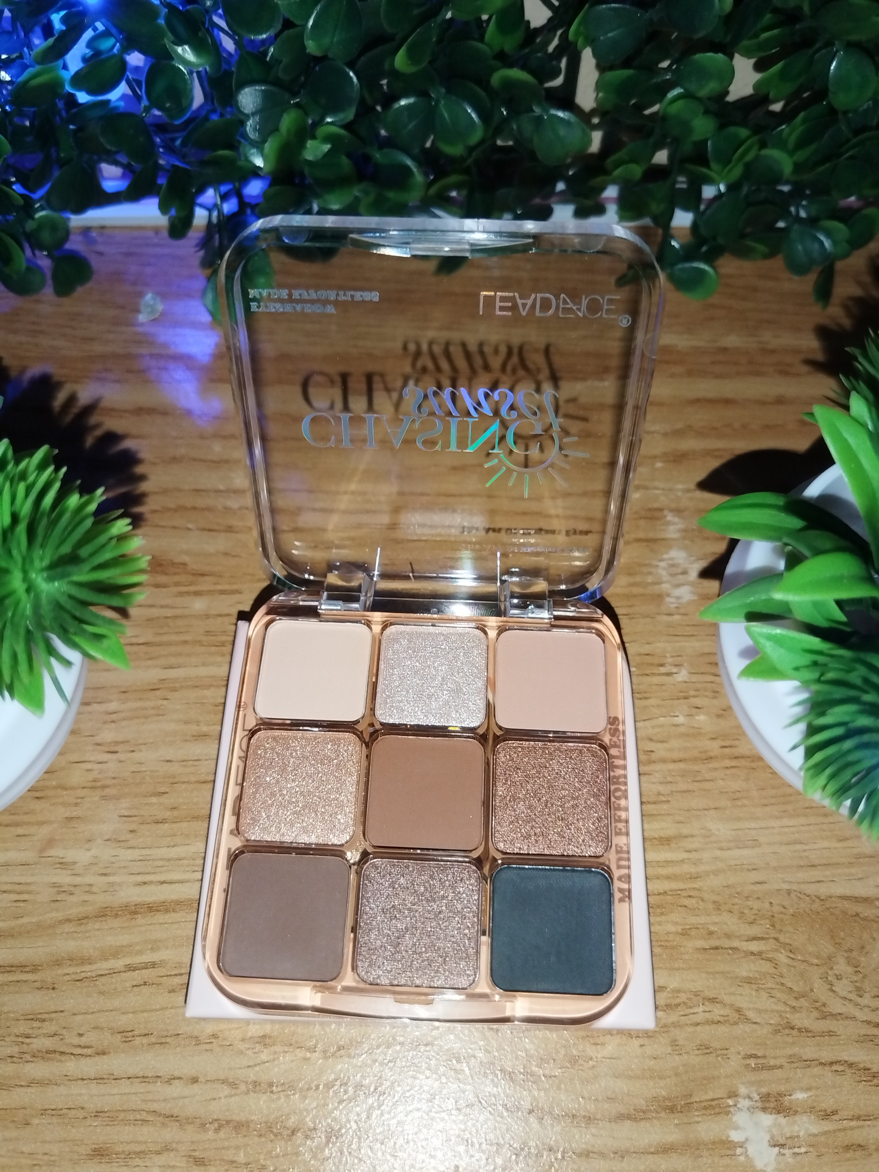 Lead Face Eyeshadow Palette