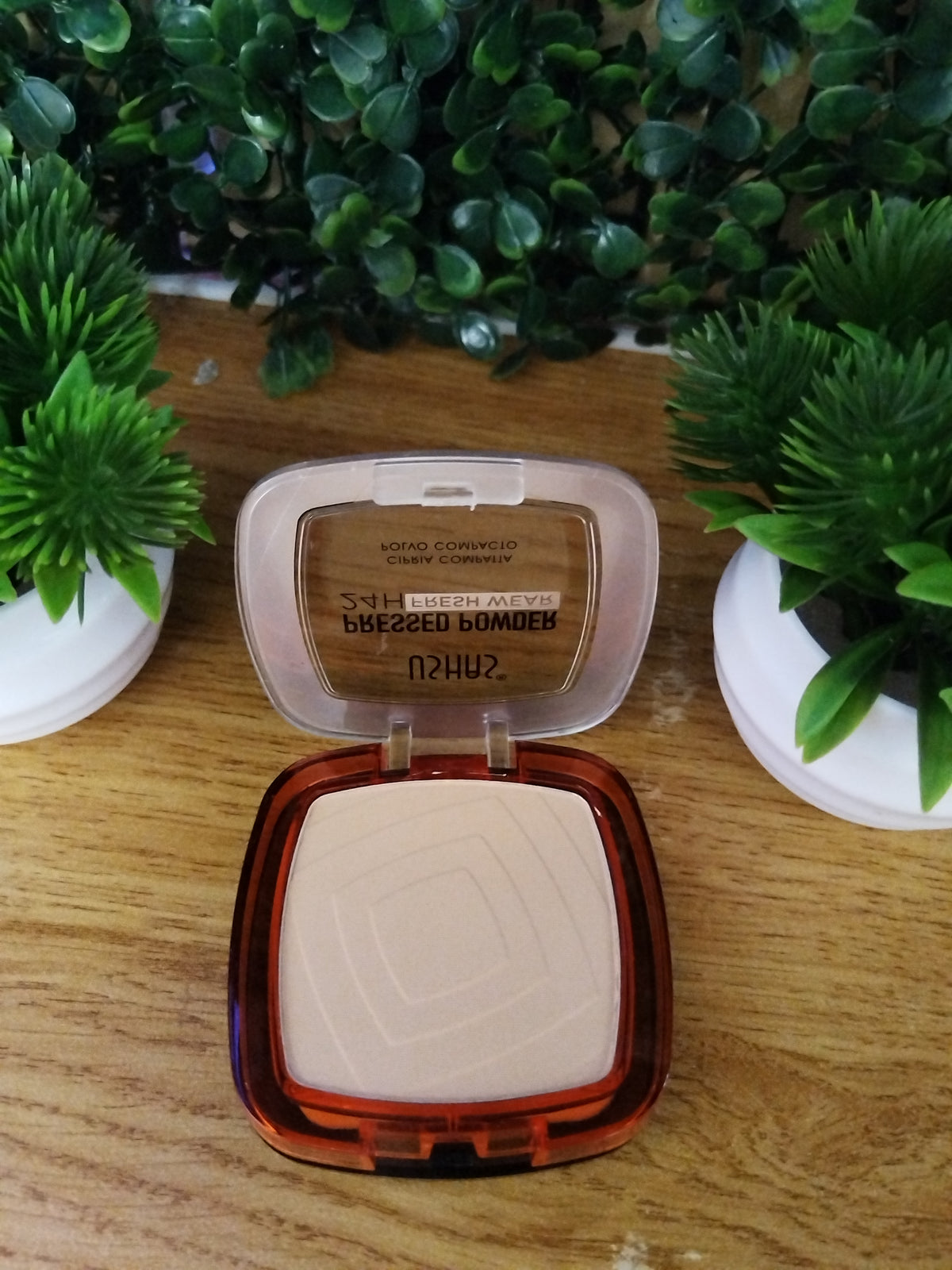 Ushas Pressed Powder 24H Fresh Wear