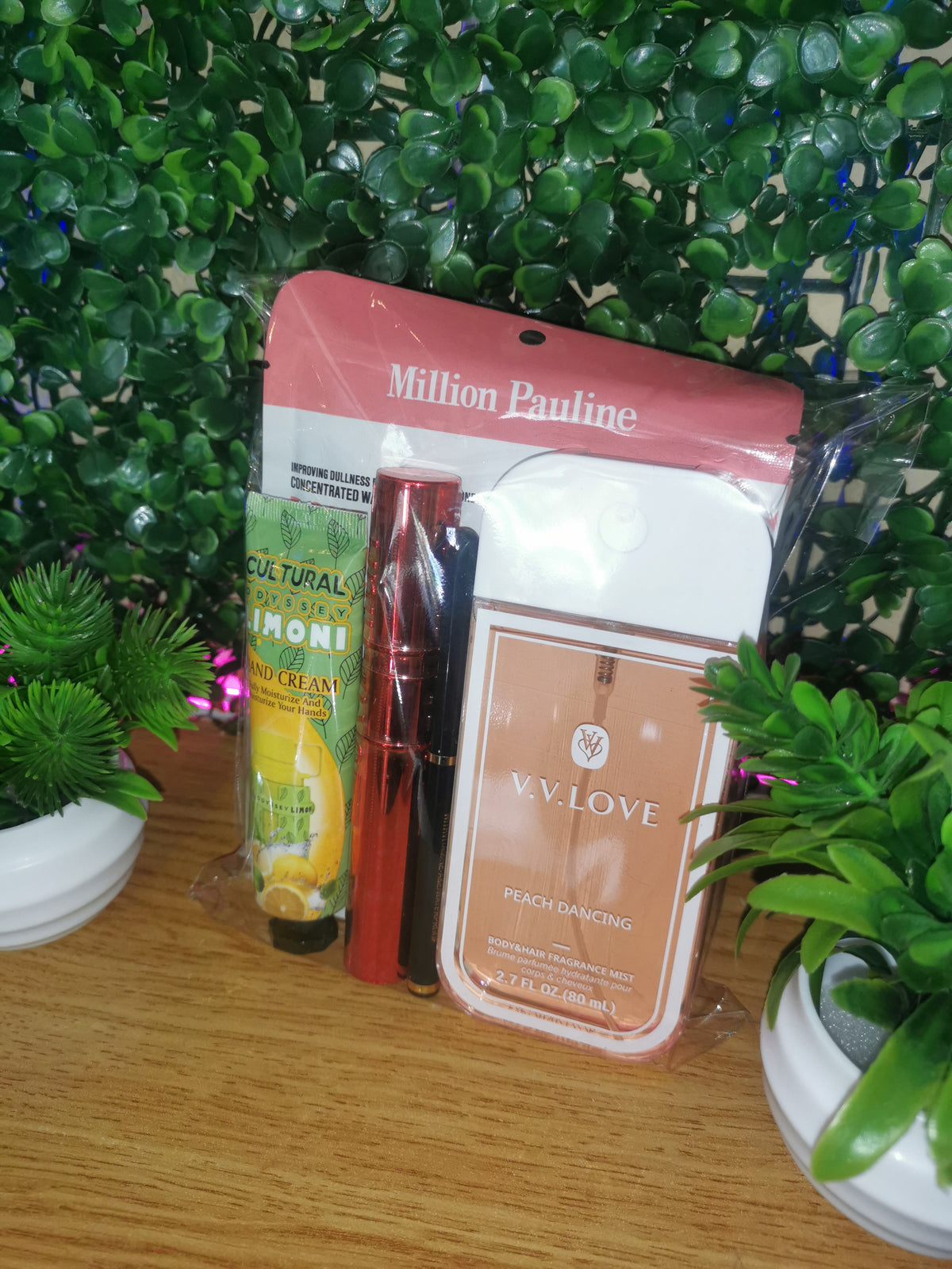 Necessity MAKE-UP Pack