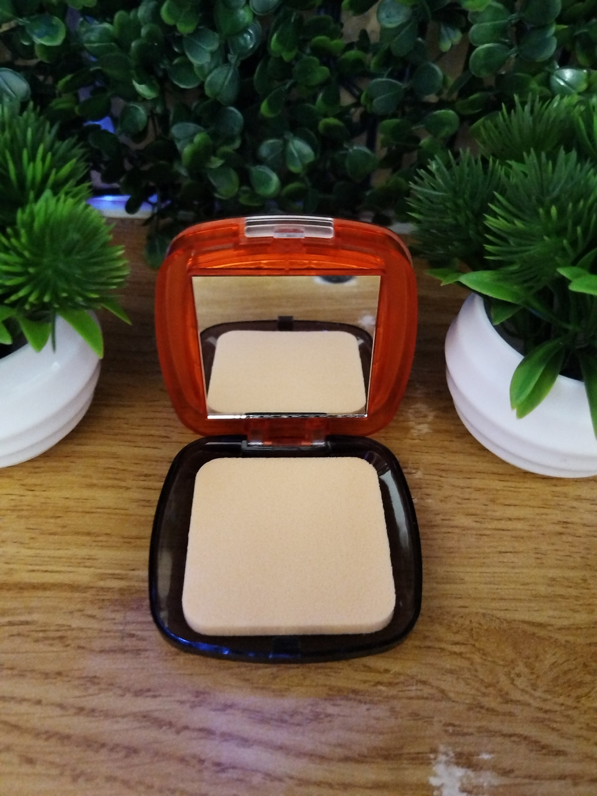 Ushas Pressed Powder 24H Fresh Wear